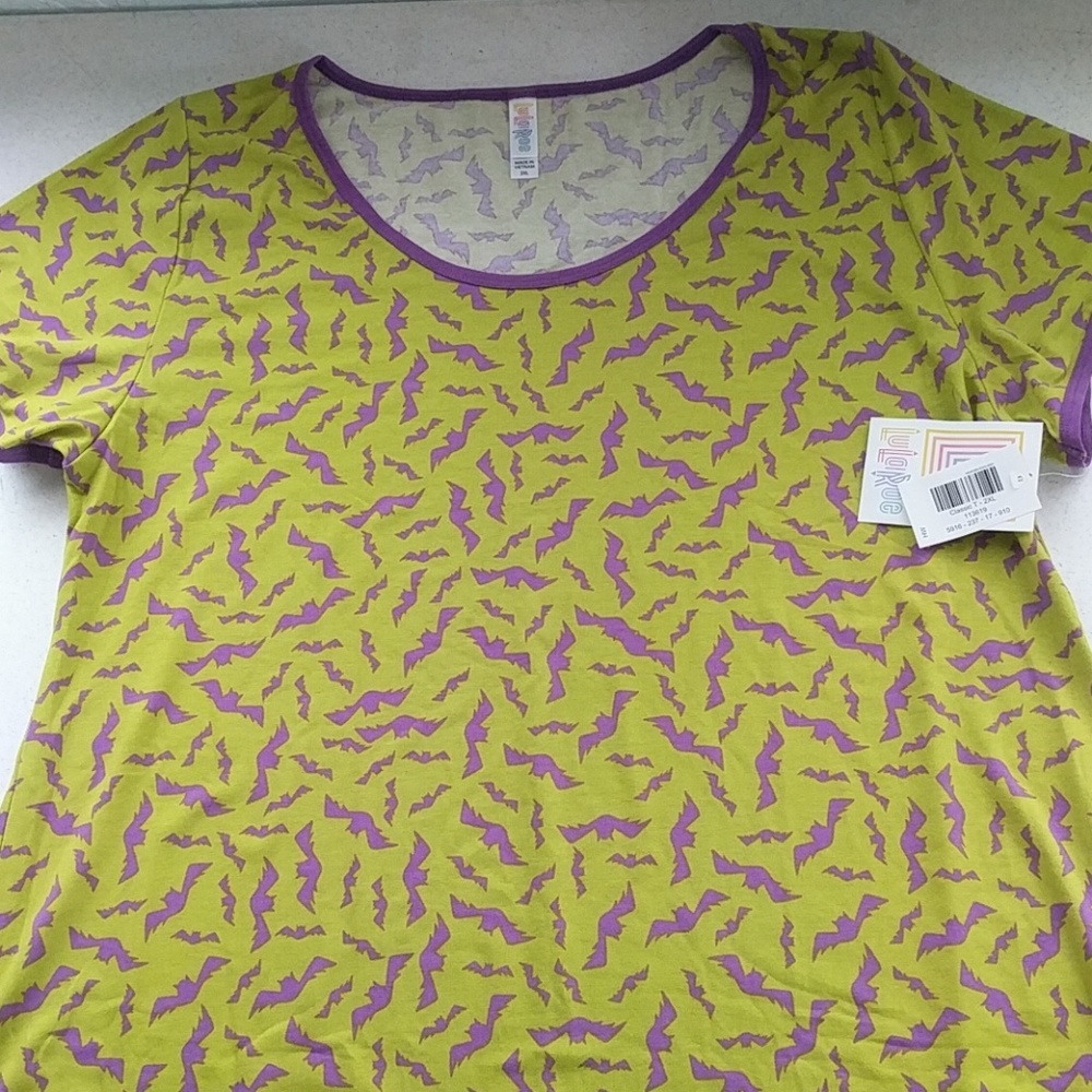 2XL LuLaRoe Halloween Classic T